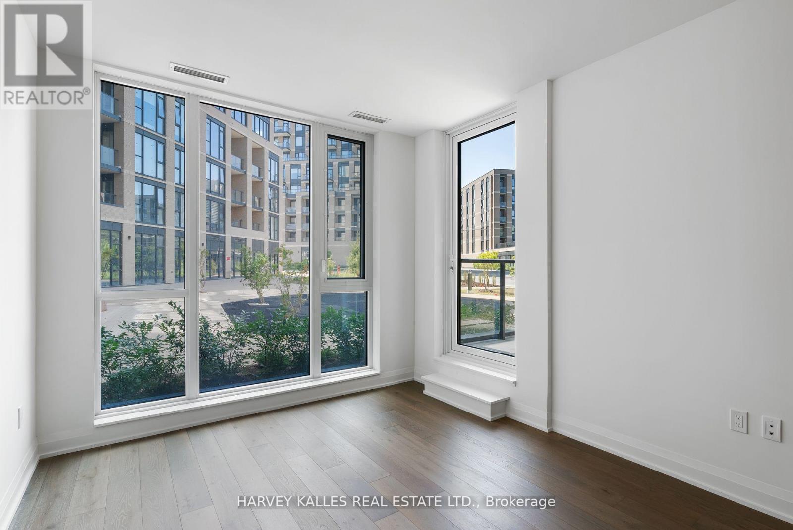 102 - 293 THE KINGSWAY