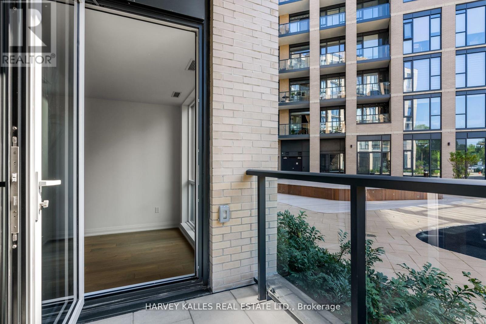 102 - 293 THE KINGSWAY