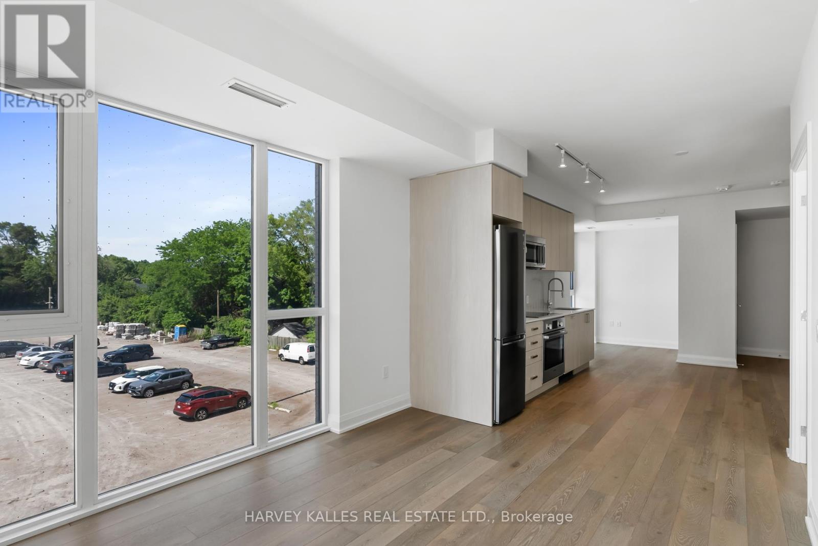 305 - 293 THE KINGSWAY