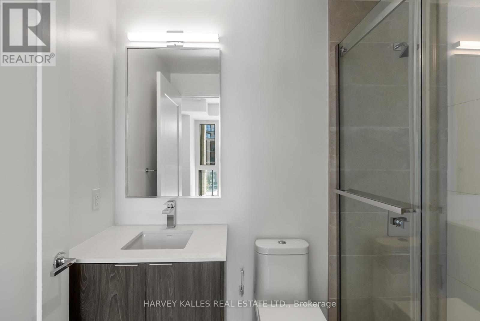 305 - 293 THE KINGSWAY