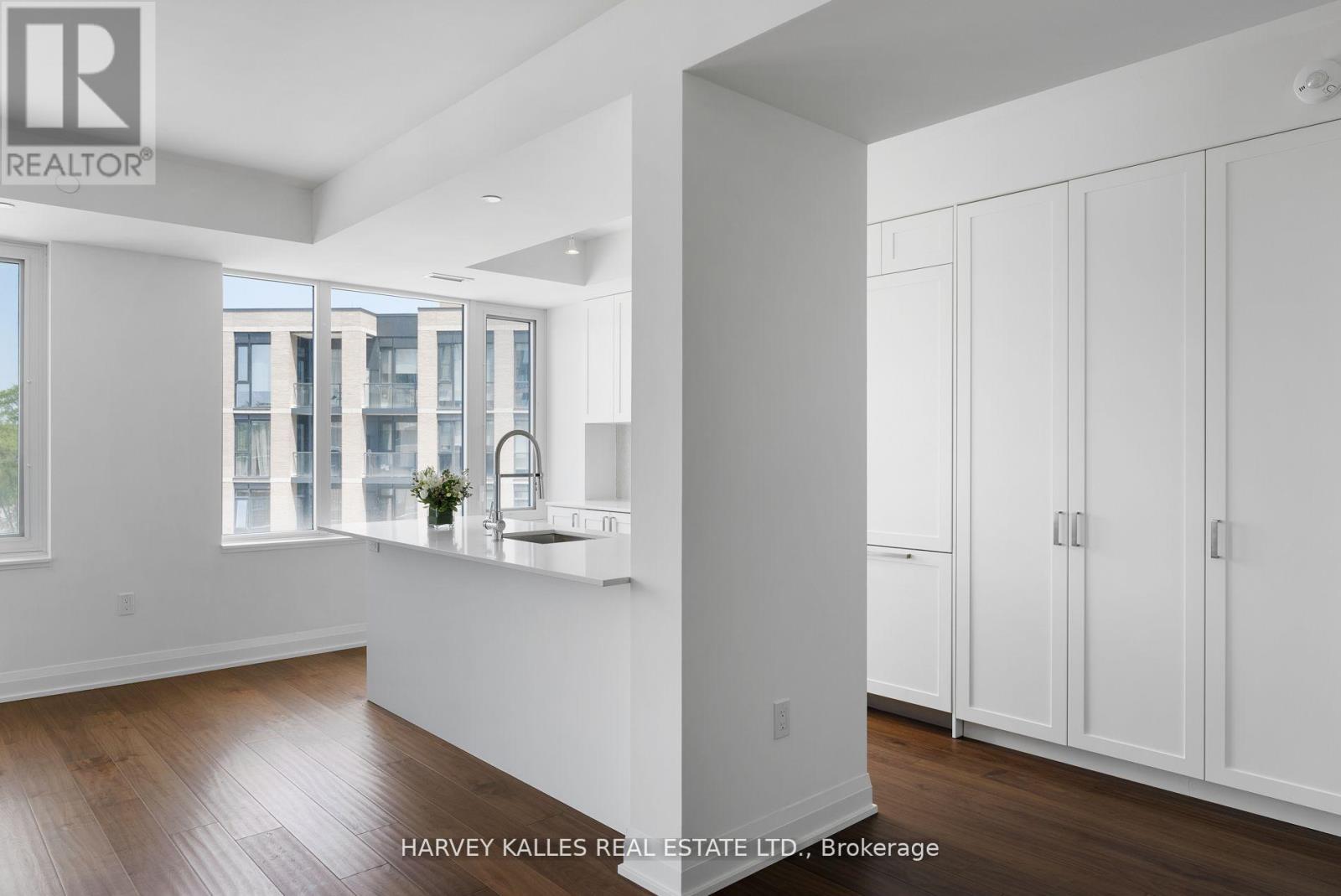 519 - 293 THE KINGSWAY