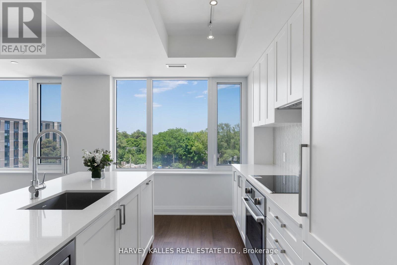 519 - 293 THE KINGSWAY