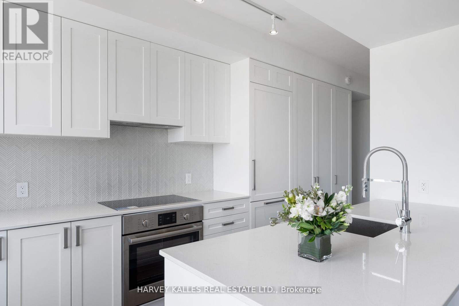 519 - 293 THE KINGSWAY