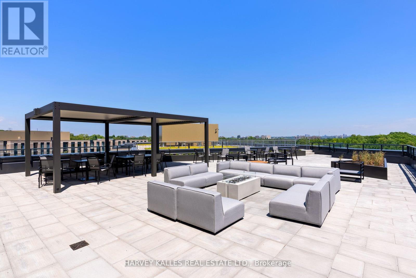 620 - 293 THE KINGSWAY