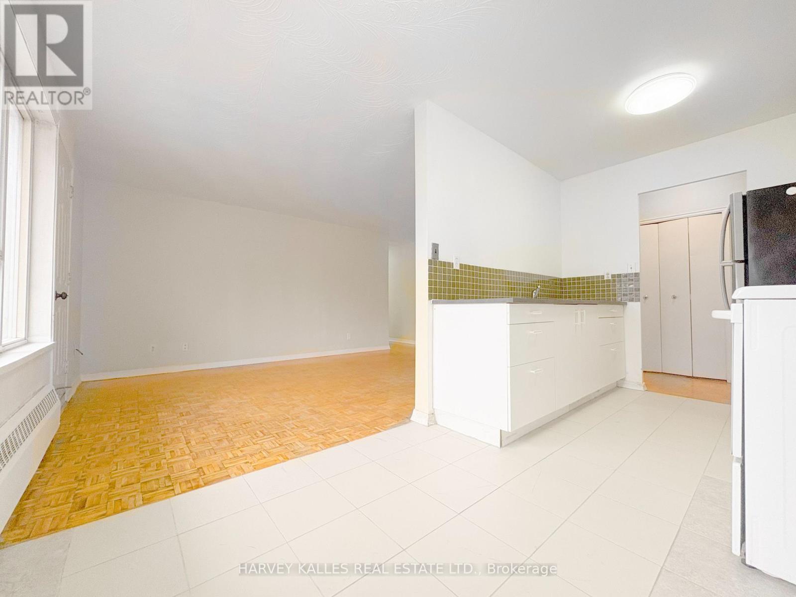 8 - 90 BLACKFRIAR AVENUE