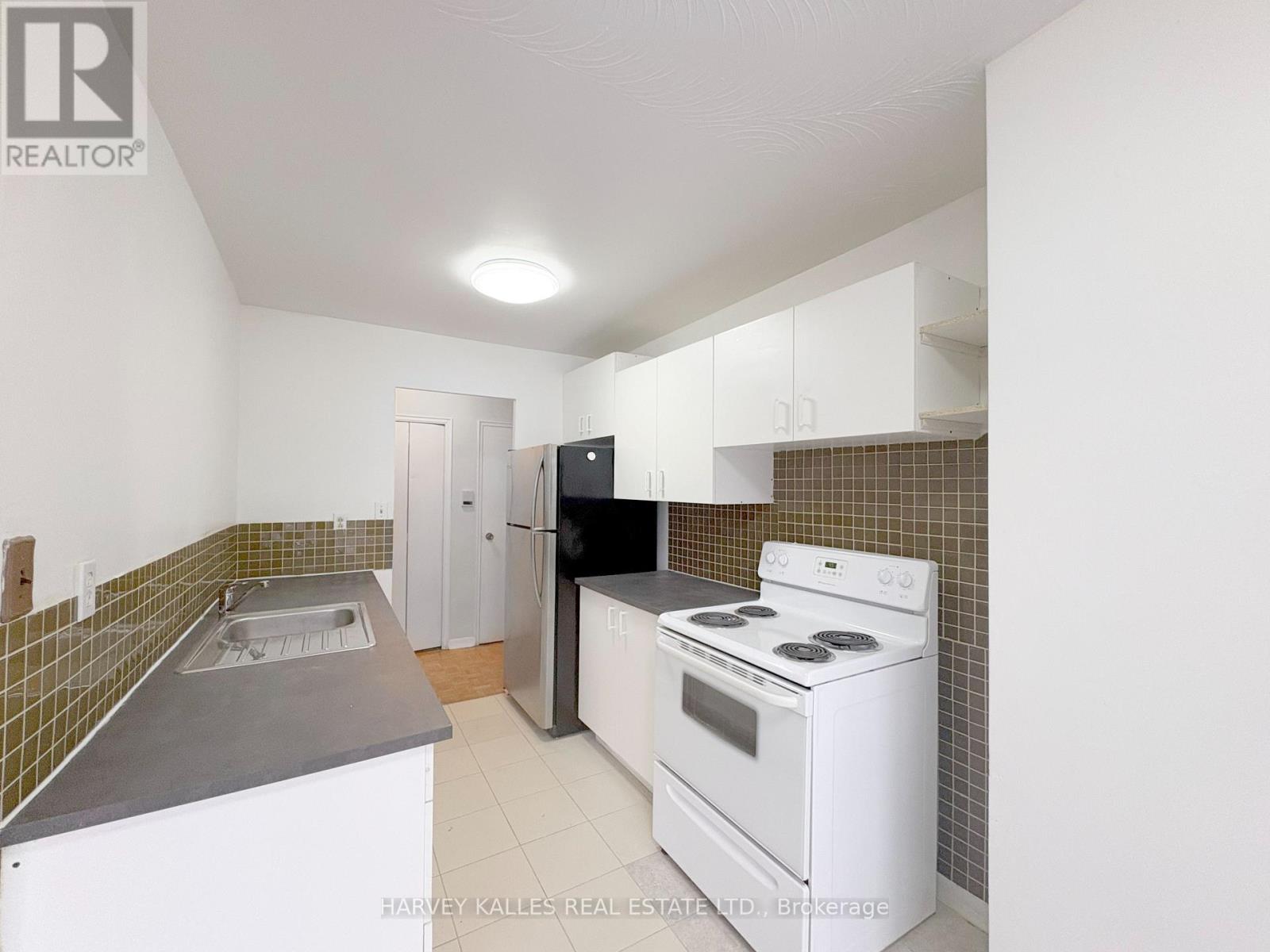 8 - 90 BLACKFRIAR AVENUE