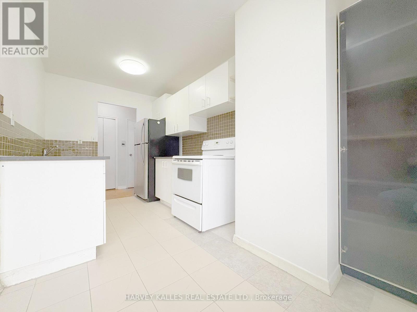 8 - 90 BLACKFRIAR AVENUE