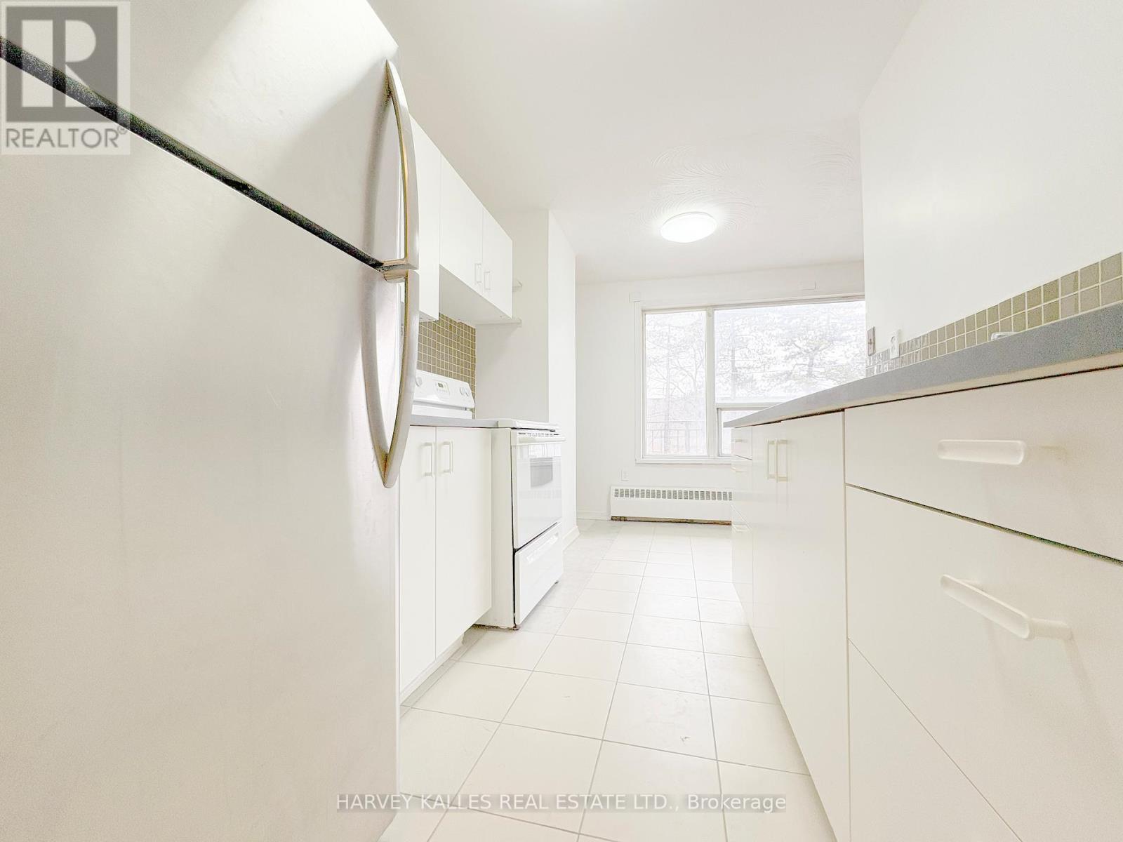 8 - 90 BLACKFRIAR AVENUE