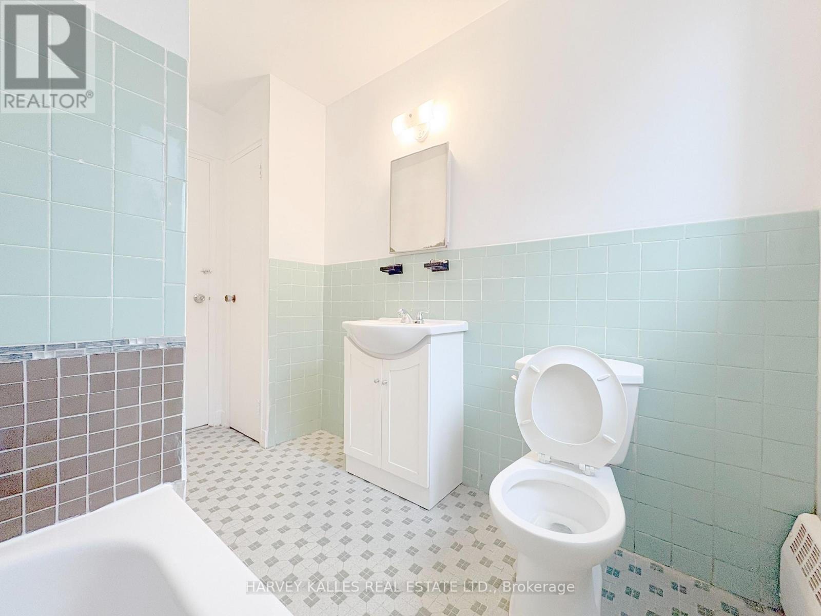 8 - 90 BLACKFRIAR AVENUE