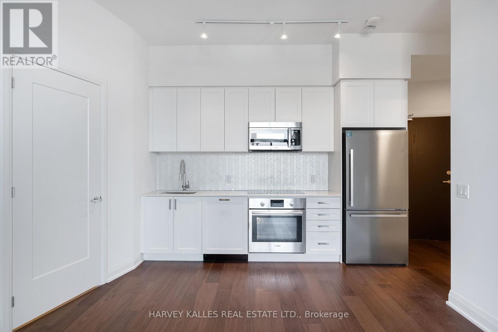 707 - 293 THE KINGSWAY