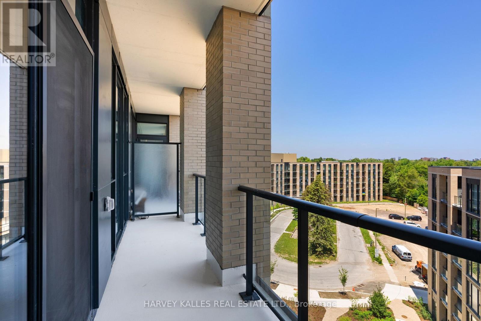 707 - 293 THE KINGSWAY