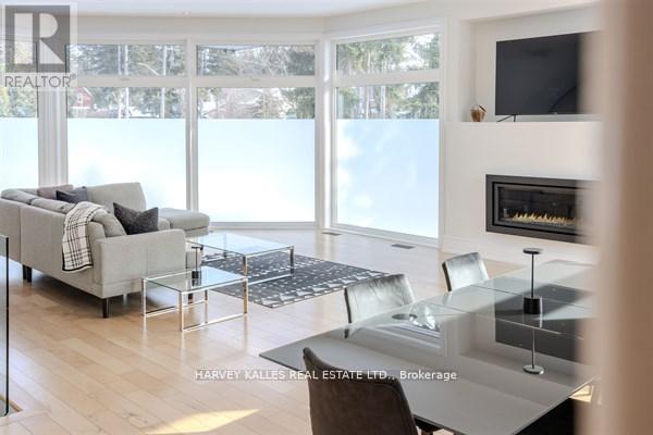 3279 LAKESHORE ROAD