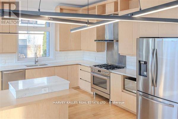 3279 LAKESHORE ROAD