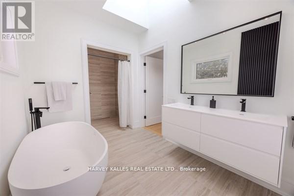 3279 LAKESHORE ROAD