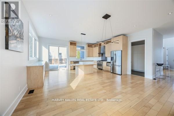 3279 LAKESHORE ROAD