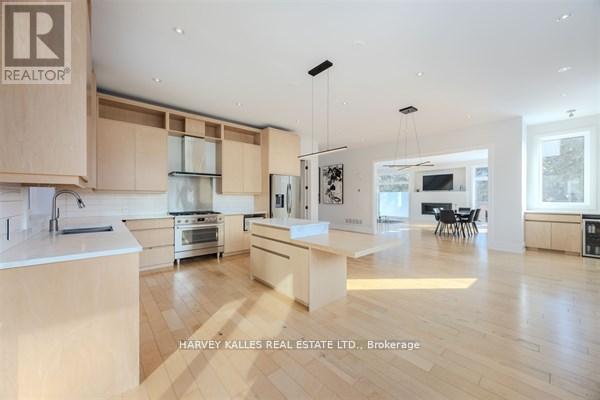 3279 LAKESHORE ROAD