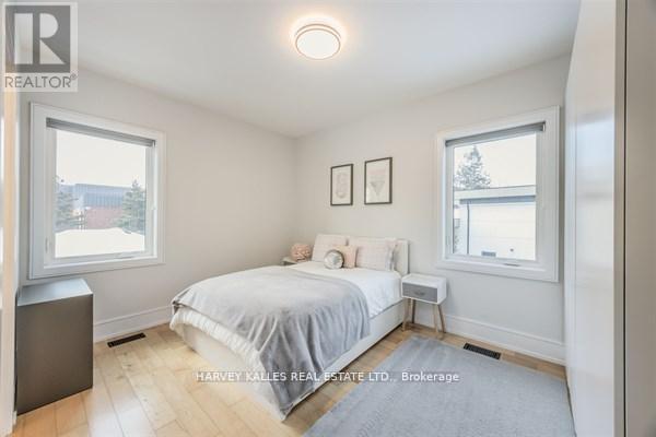 3279 LAKESHORE ROAD