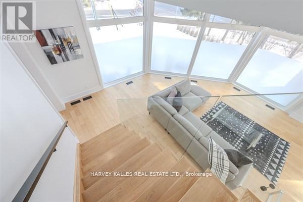3279 LAKESHORE ROAD