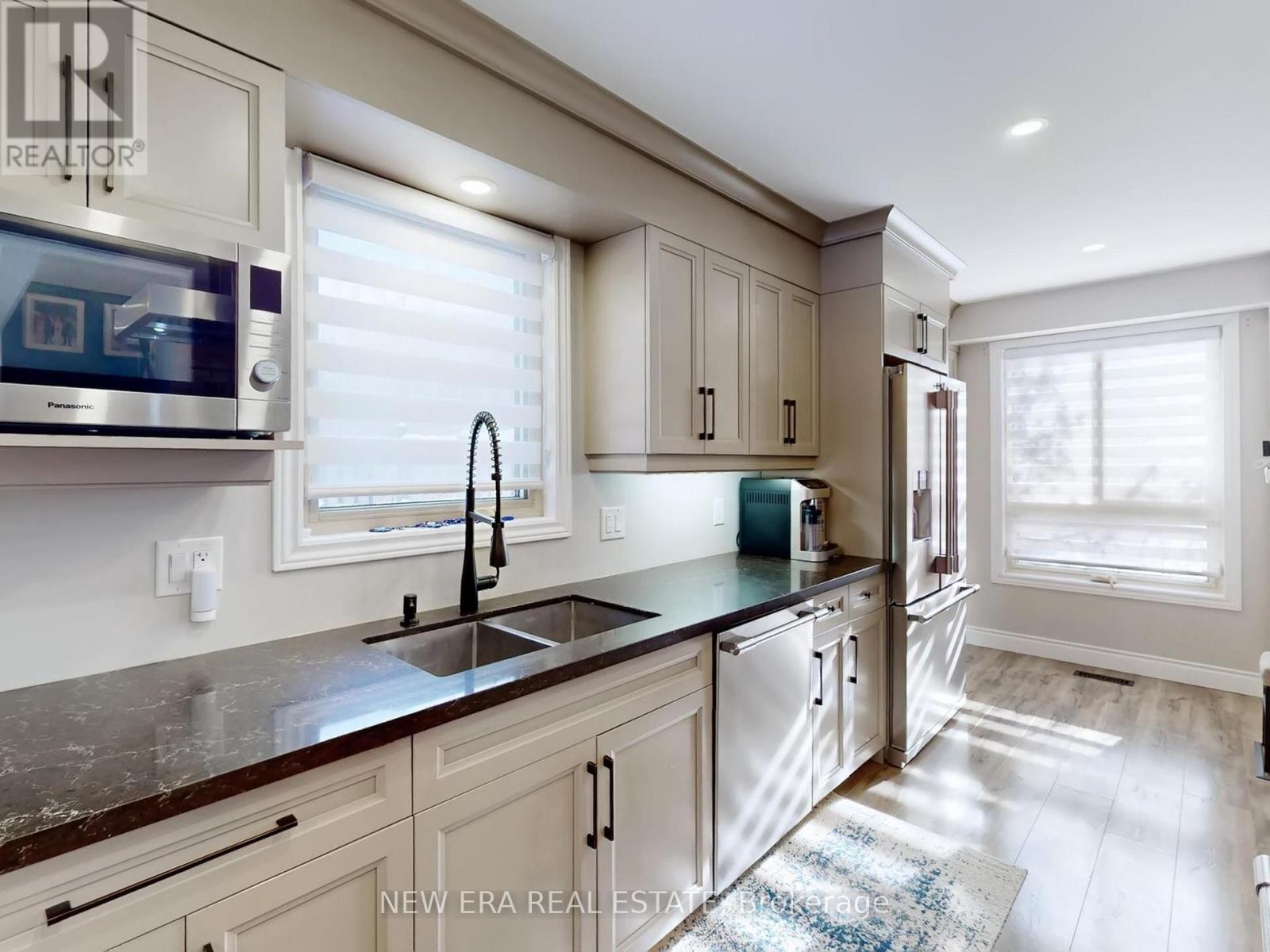 7189 JOLIETTE CRESCENT
