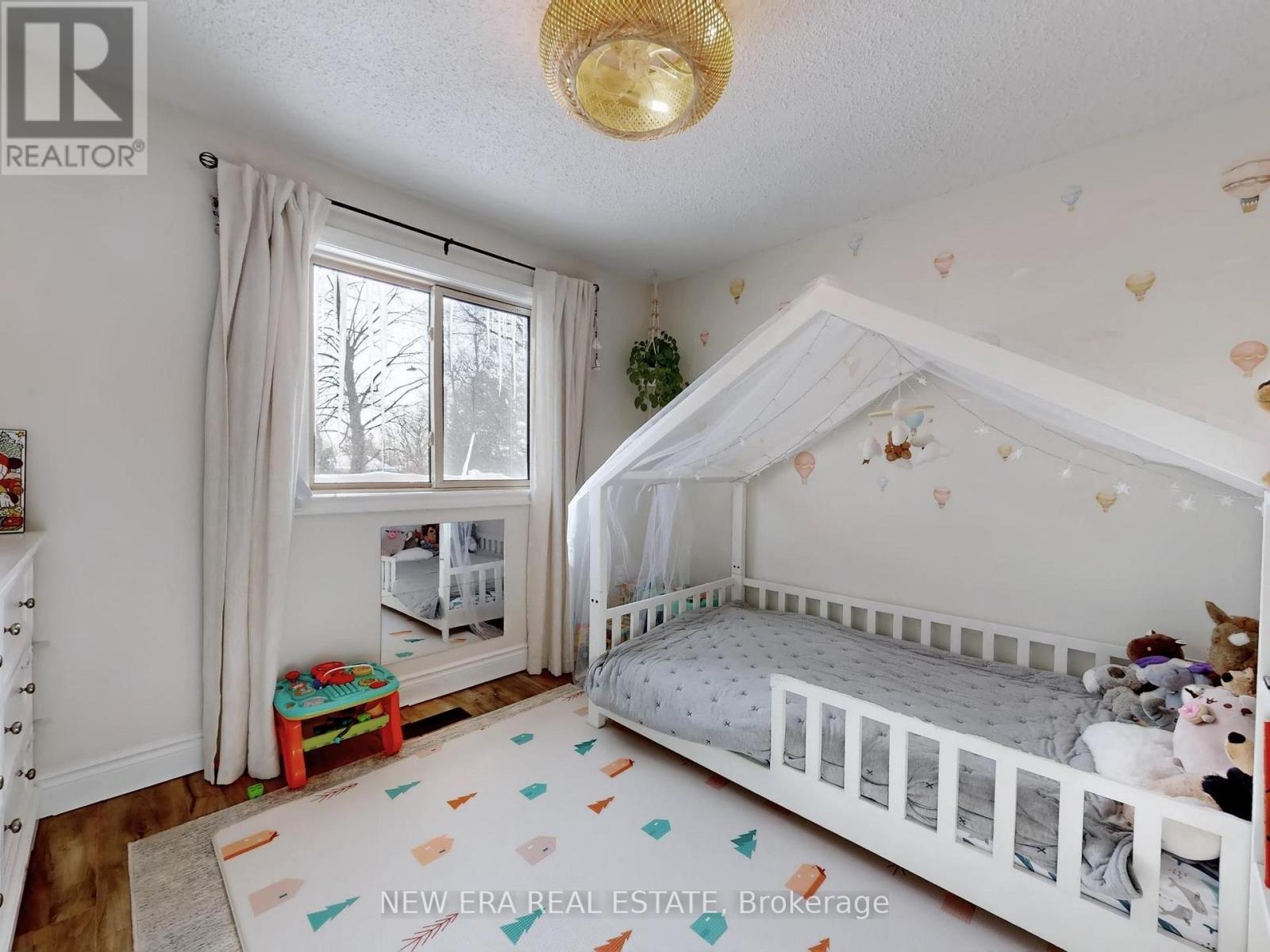 7189 JOLIETTE CRESCENT