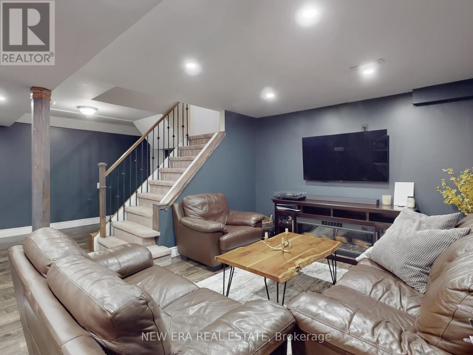 7189 JOLIETTE CRESCENT