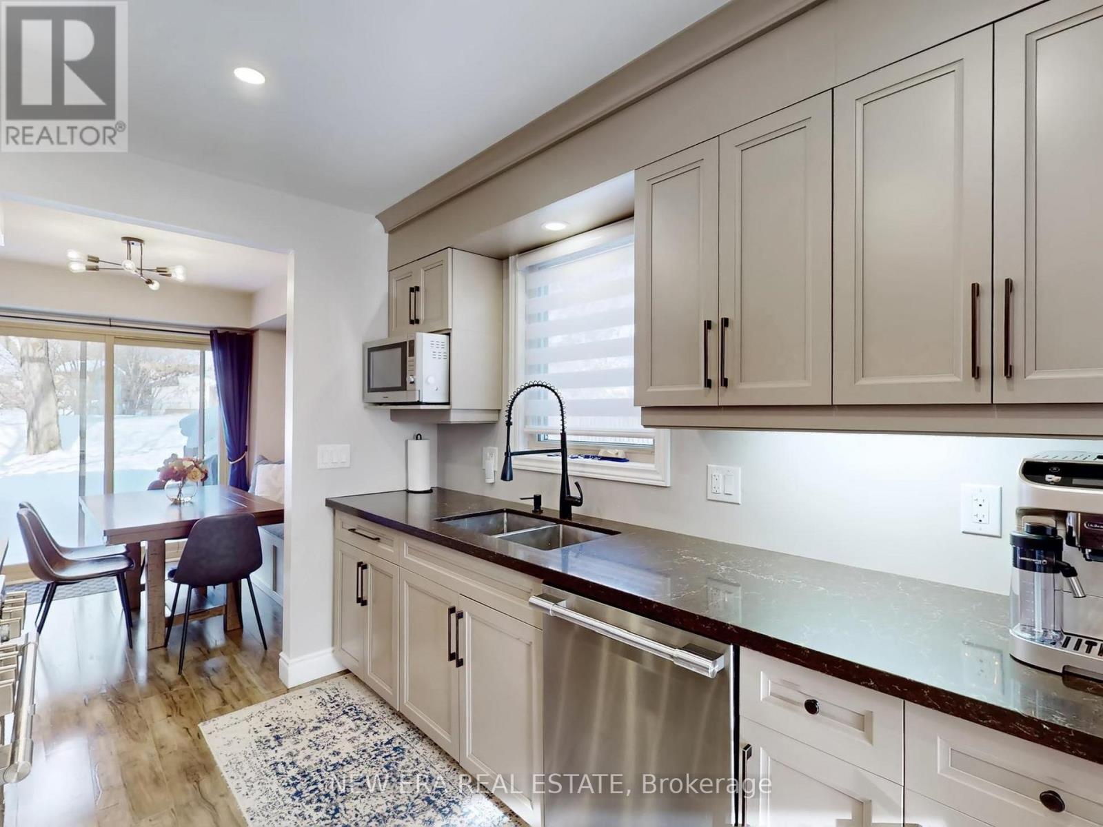7189 JOLIETTE CRESCENT