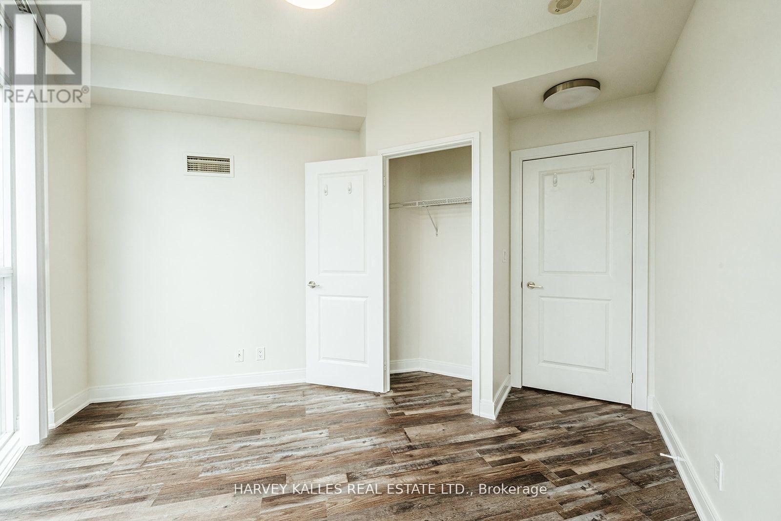 910 - 80 ABSOLUTE AVENUE