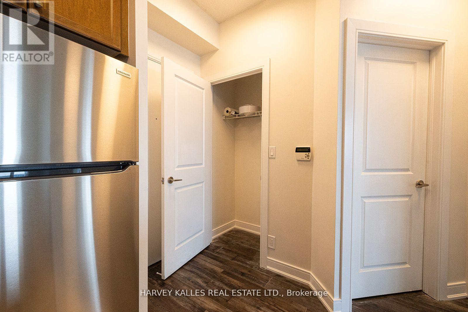 910 - 80 ABSOLUTE AVENUE