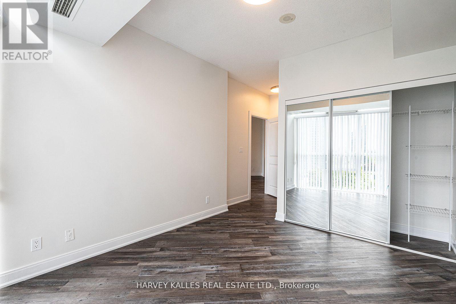 910 - 80 ABSOLUTE AVENUE