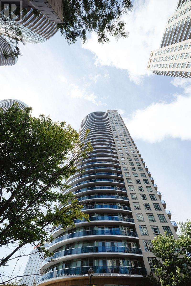910 - 80 ABSOLUTE AVENUE