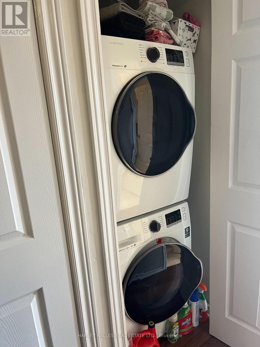 3RD - 904 BLOOR STREET W