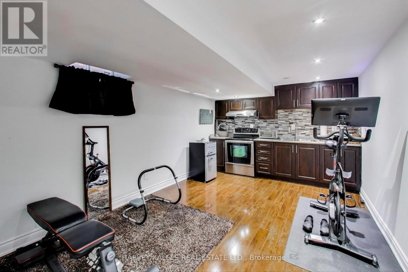 136 DEGRASSI COVE CIRCLE