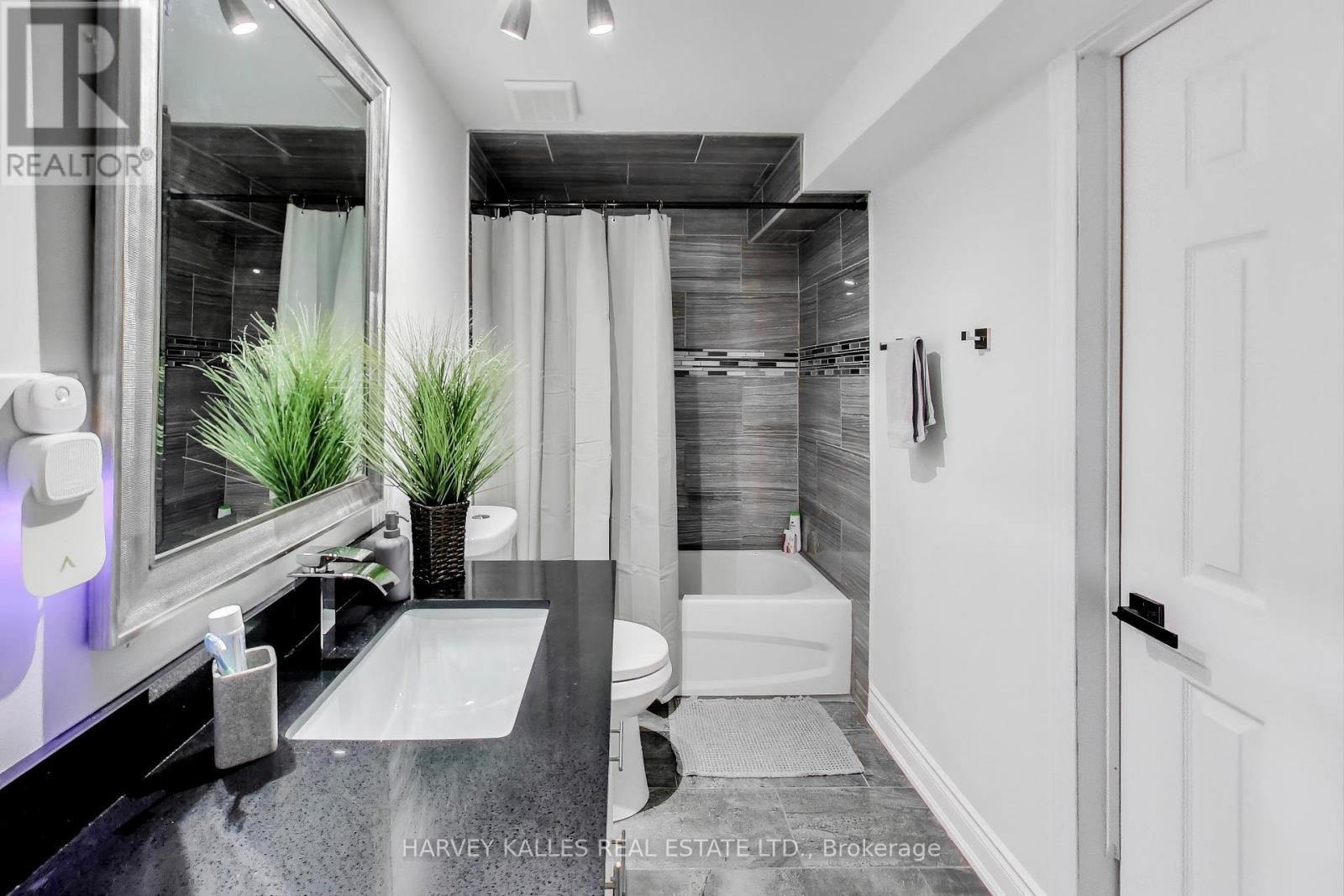 136 DEGRASSI COVE CIRCLE