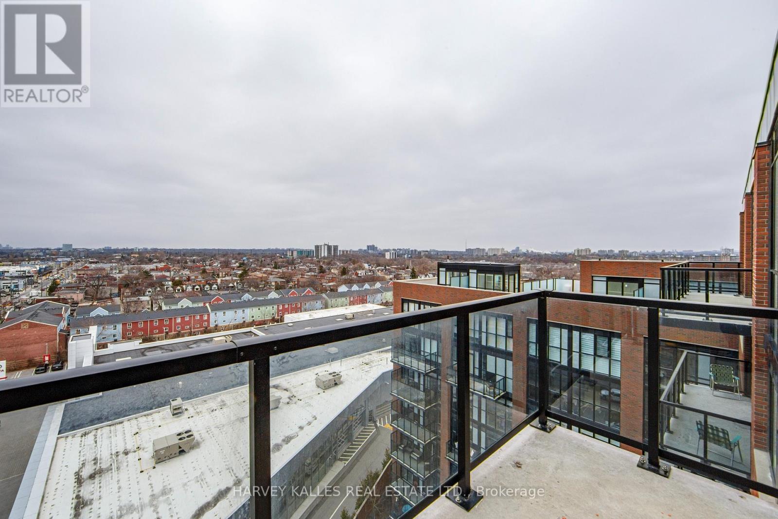 1001 - 2300 ST CLAIR AVENUE W