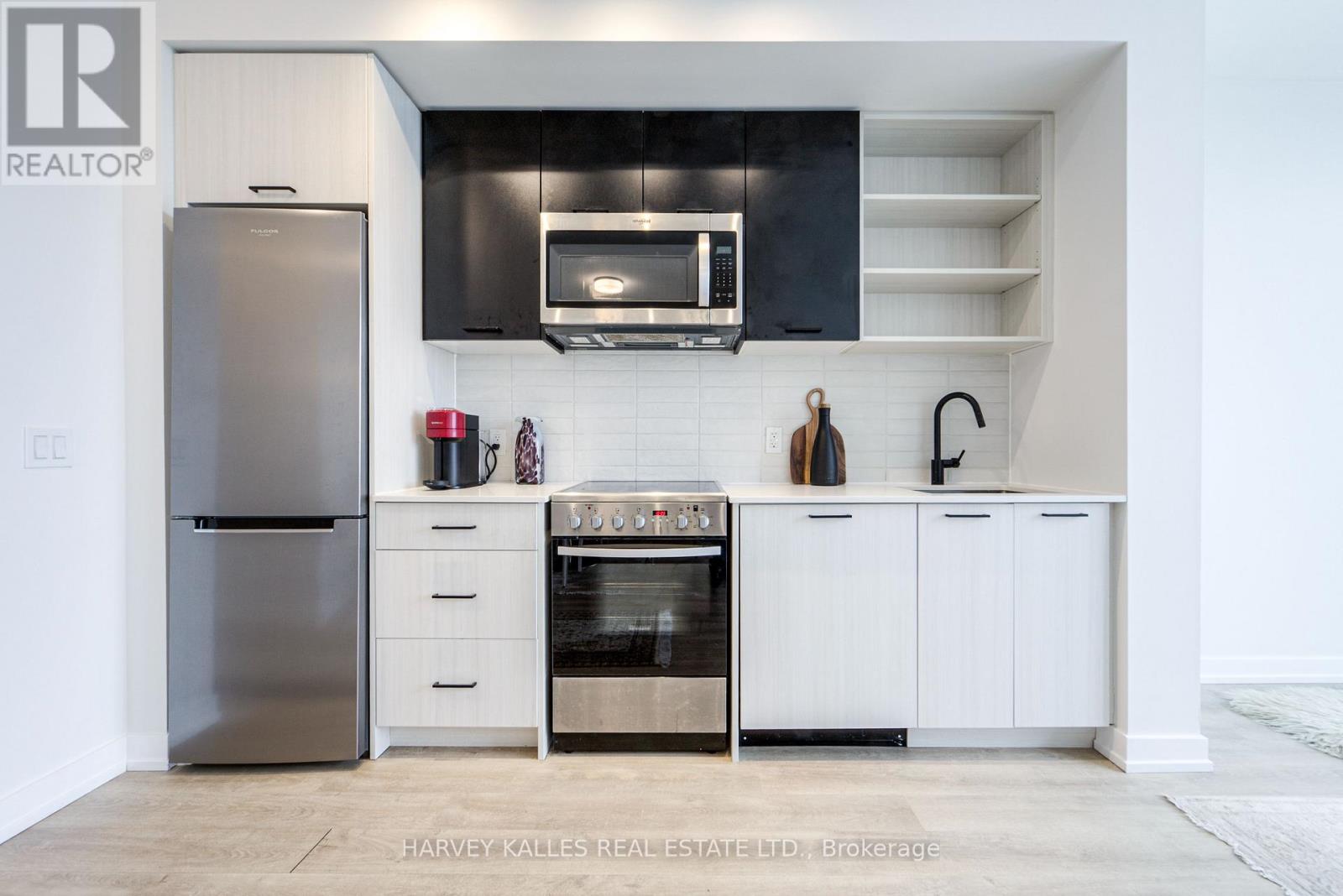 1001 - 2300 ST CLAIR AVENUE W