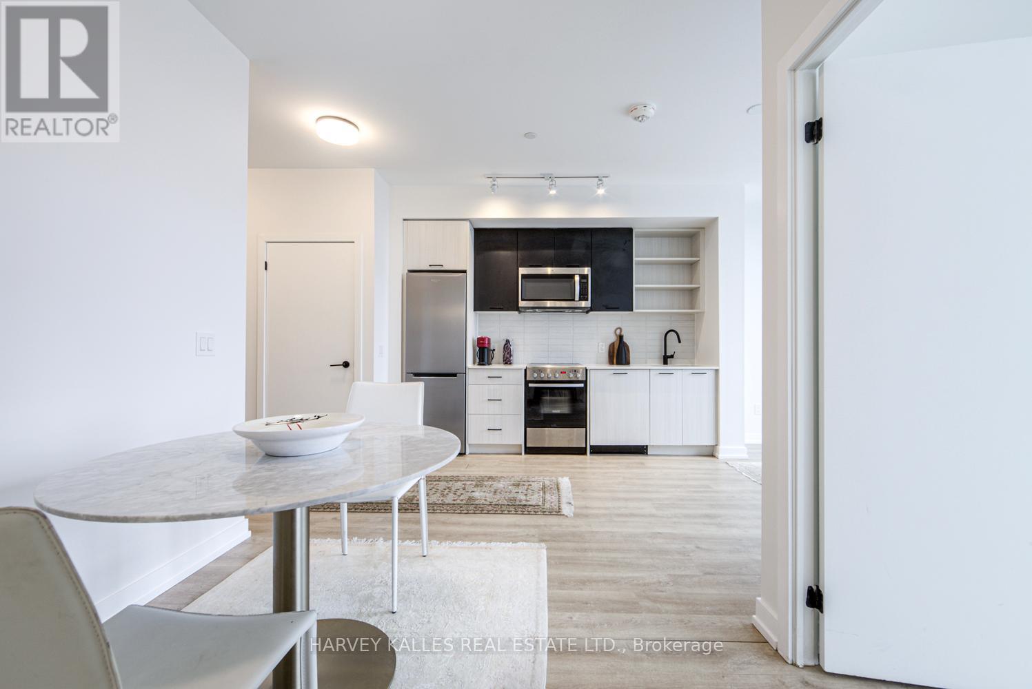 1001 - 2300 ST CLAIR AVENUE W