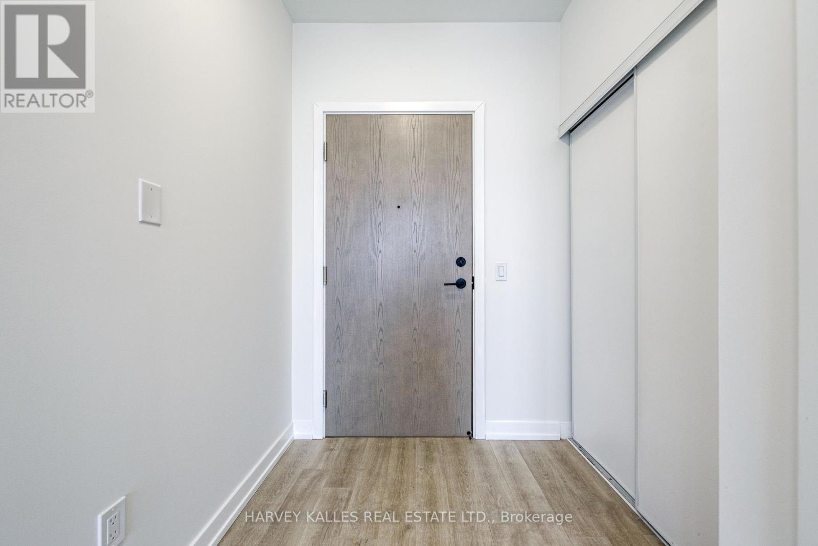 1001 - 2300 ST CLAIR AVENUE W