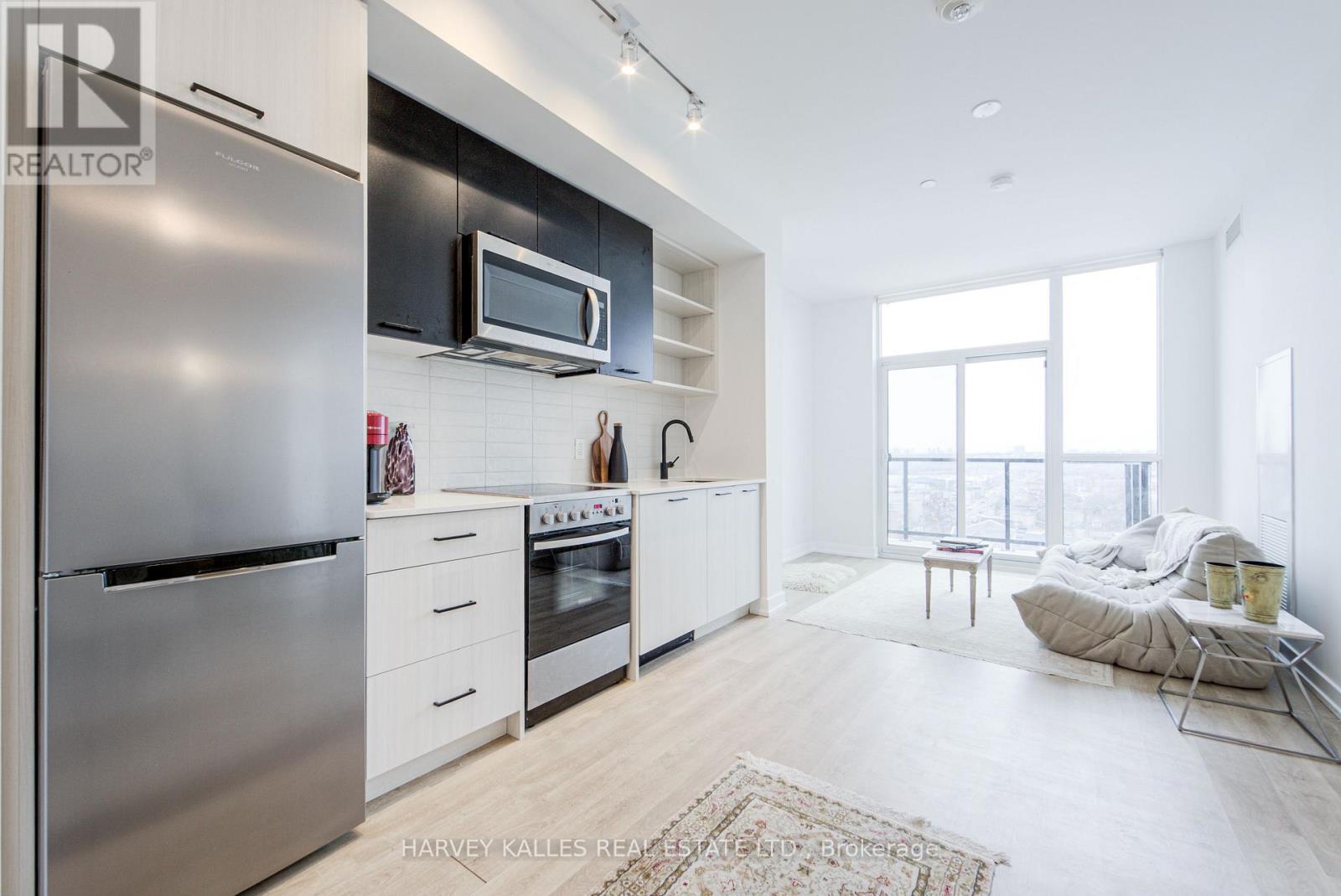 1001 - 2300 ST CLAIR AVENUE W
