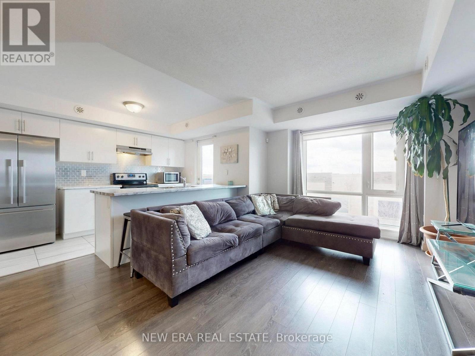 12 - 100 DUFAY ROAD