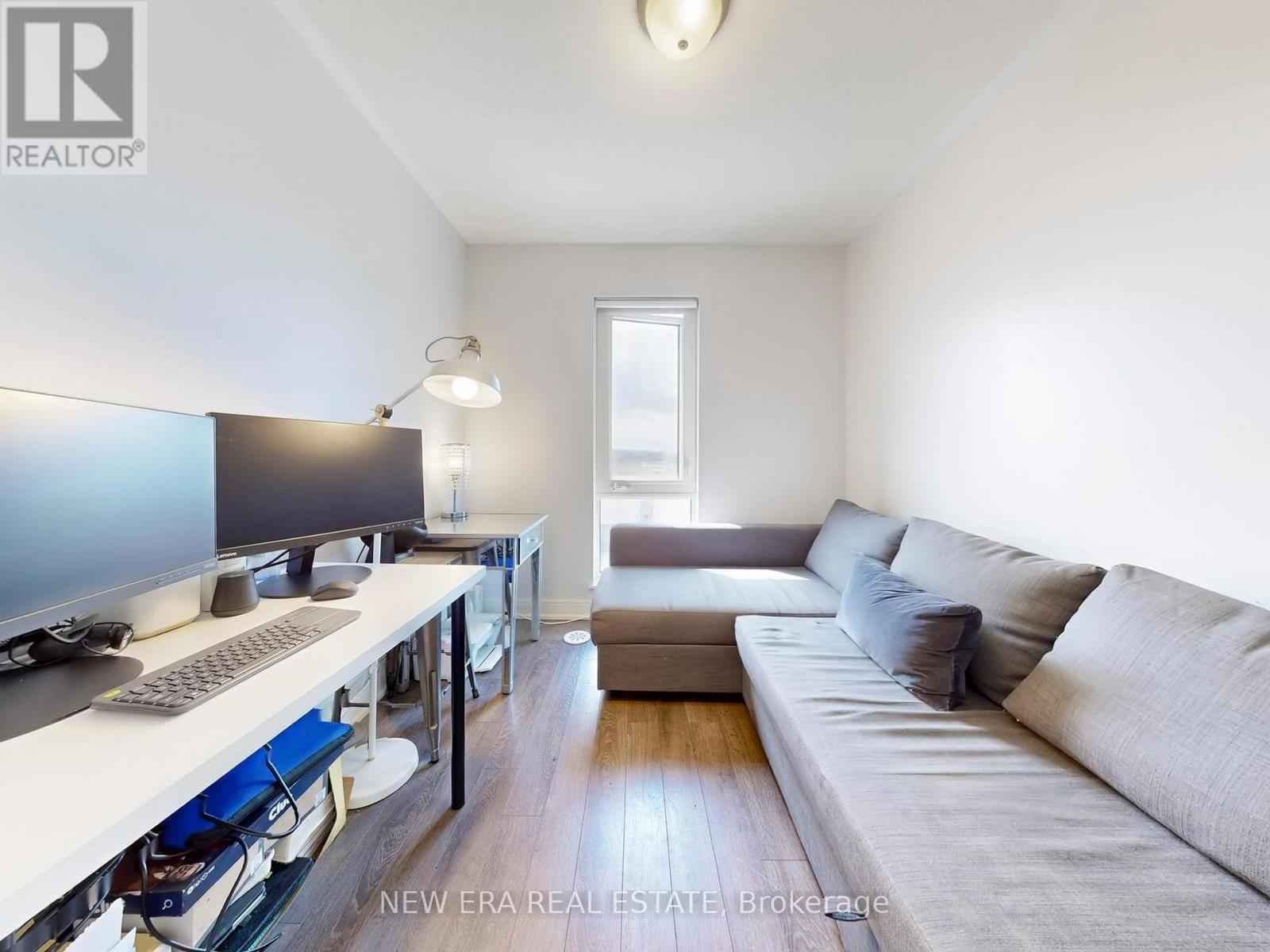 12 - 100 DUFAY ROAD