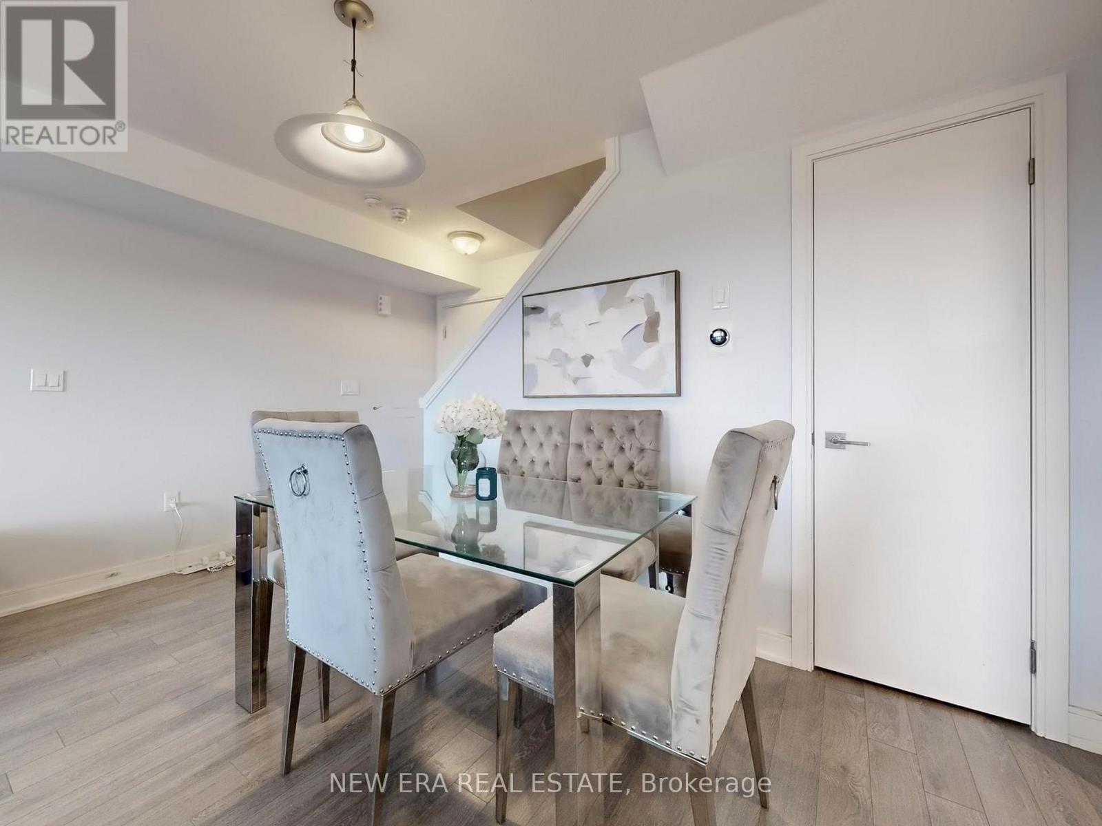 12 - 100 DUFAY ROAD
