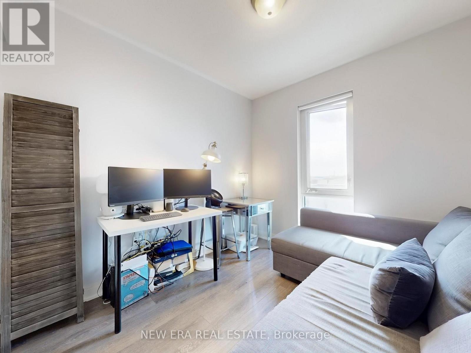 12 - 100 DUFAY ROAD