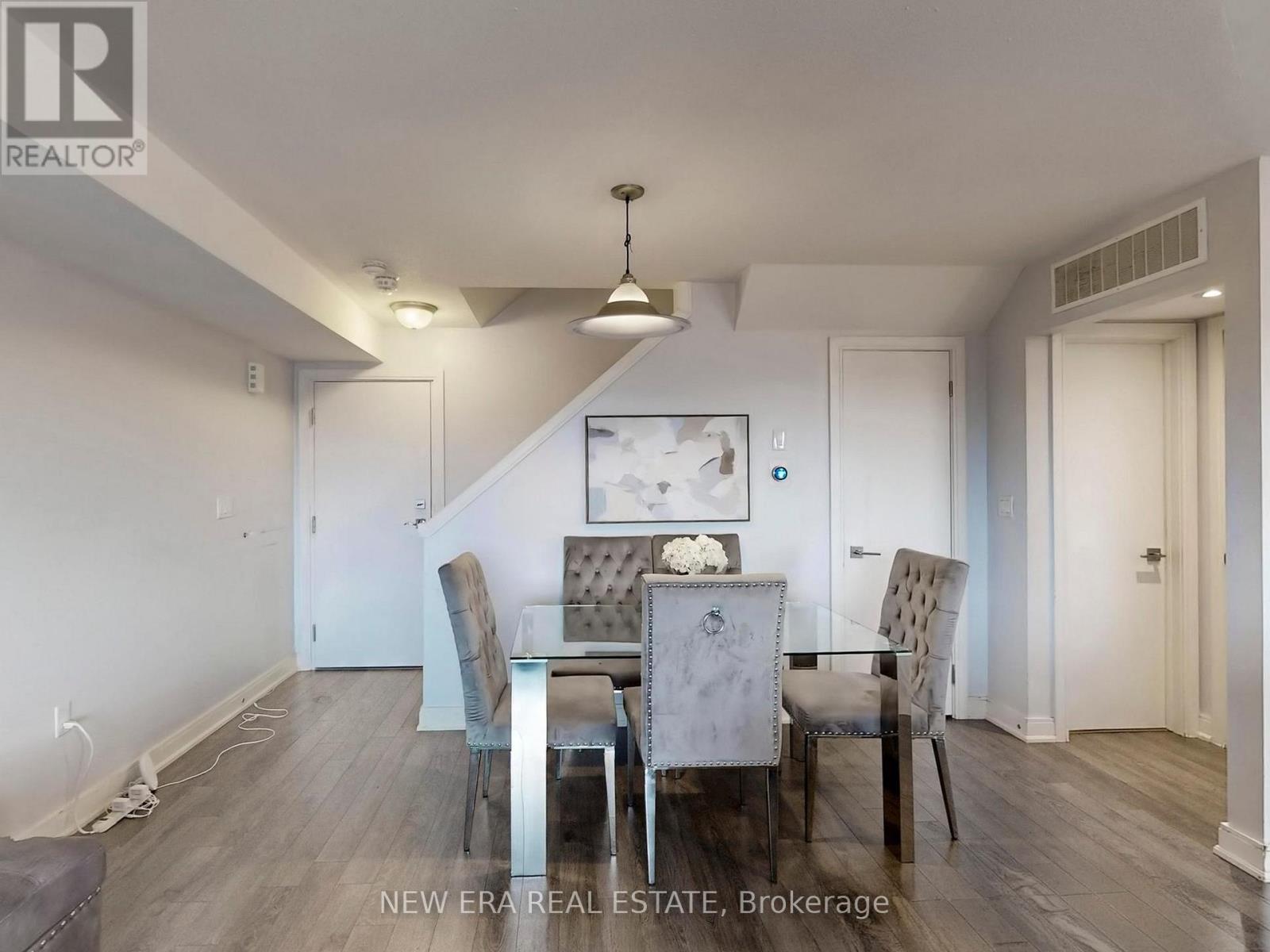 12 - 100 DUFAY ROAD