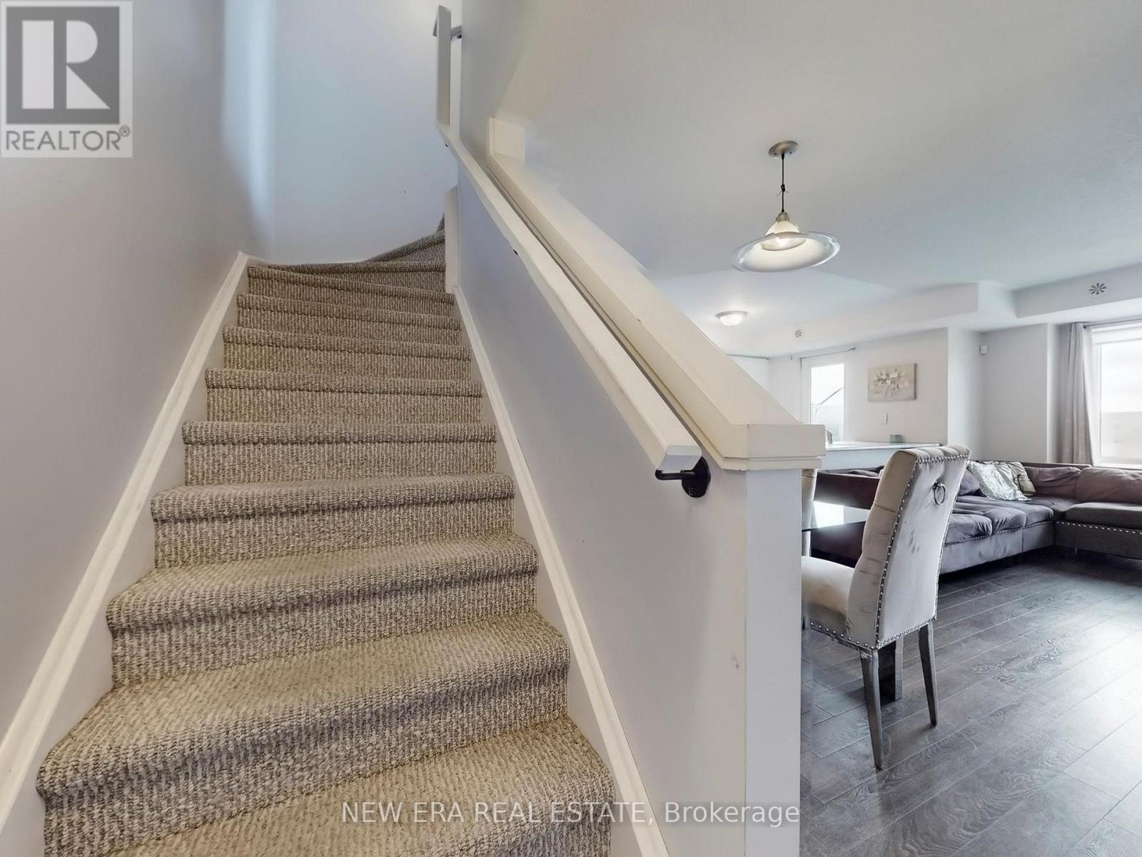 12 - 100 DUFAY ROAD