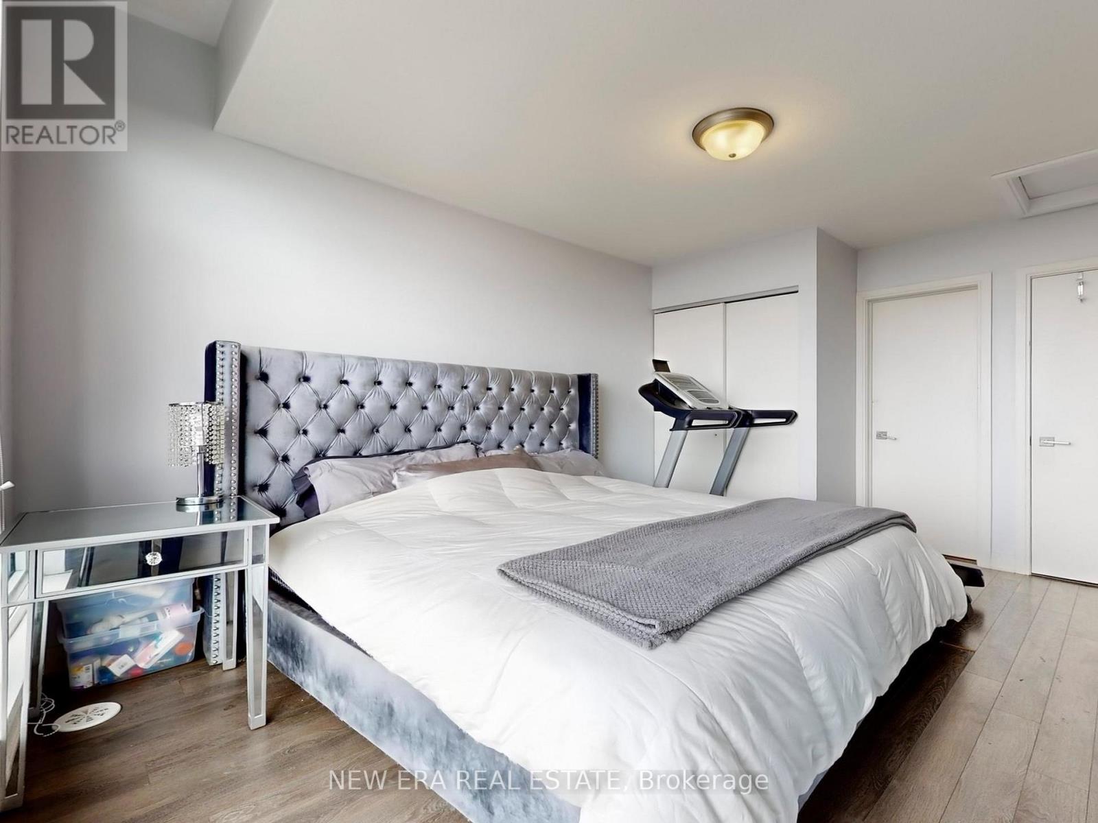 12 - 100 DUFAY ROAD