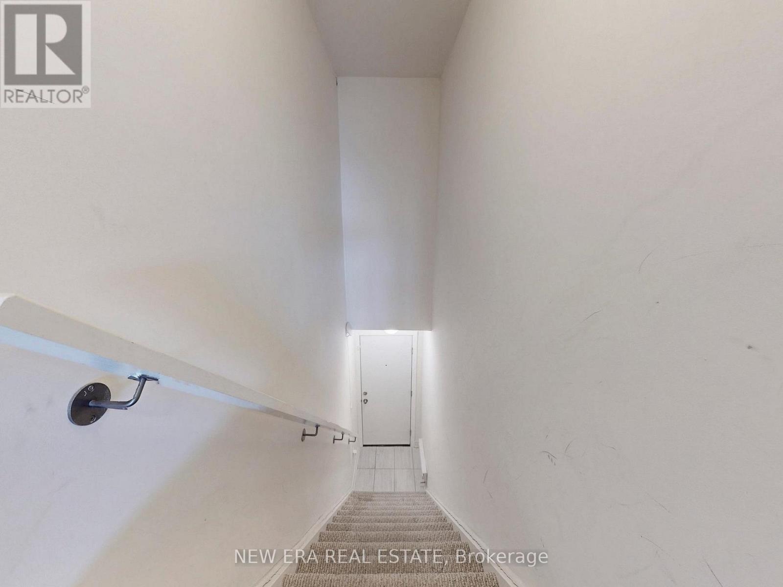 12 - 100 DUFAY ROAD