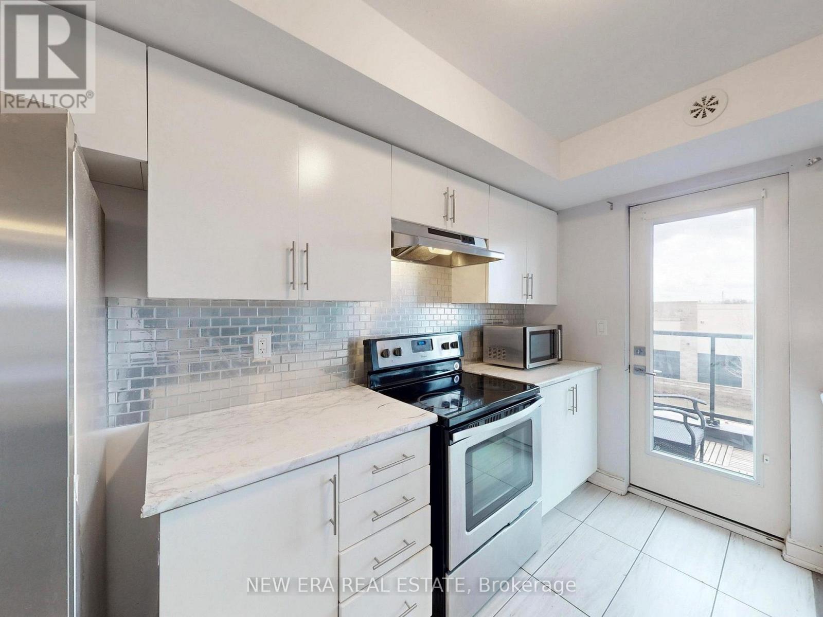 12 - 100 DUFAY ROAD