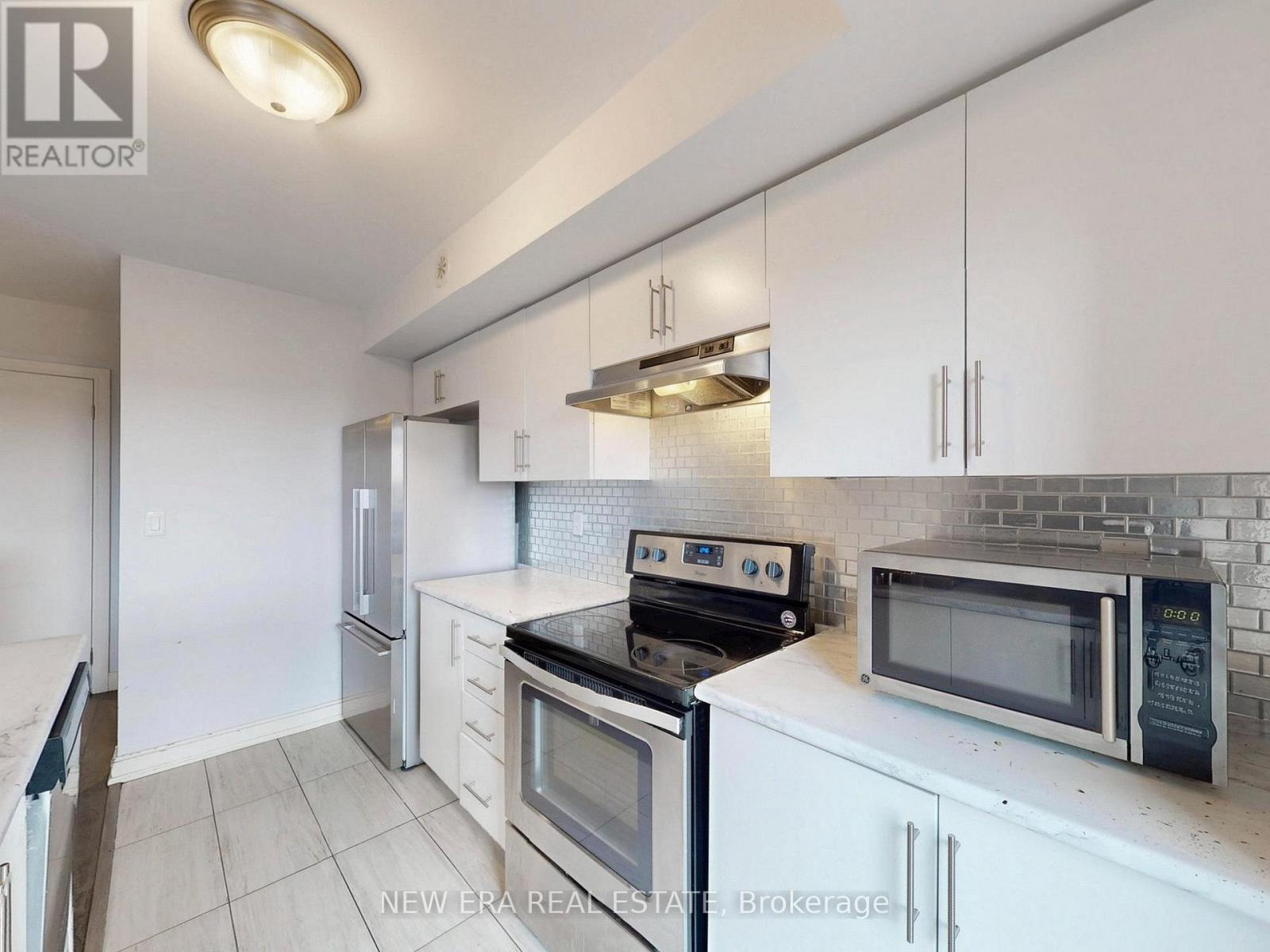 12 - 100 DUFAY ROAD