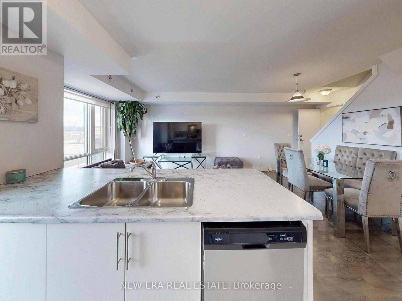 12 - 100 DUFAY ROAD