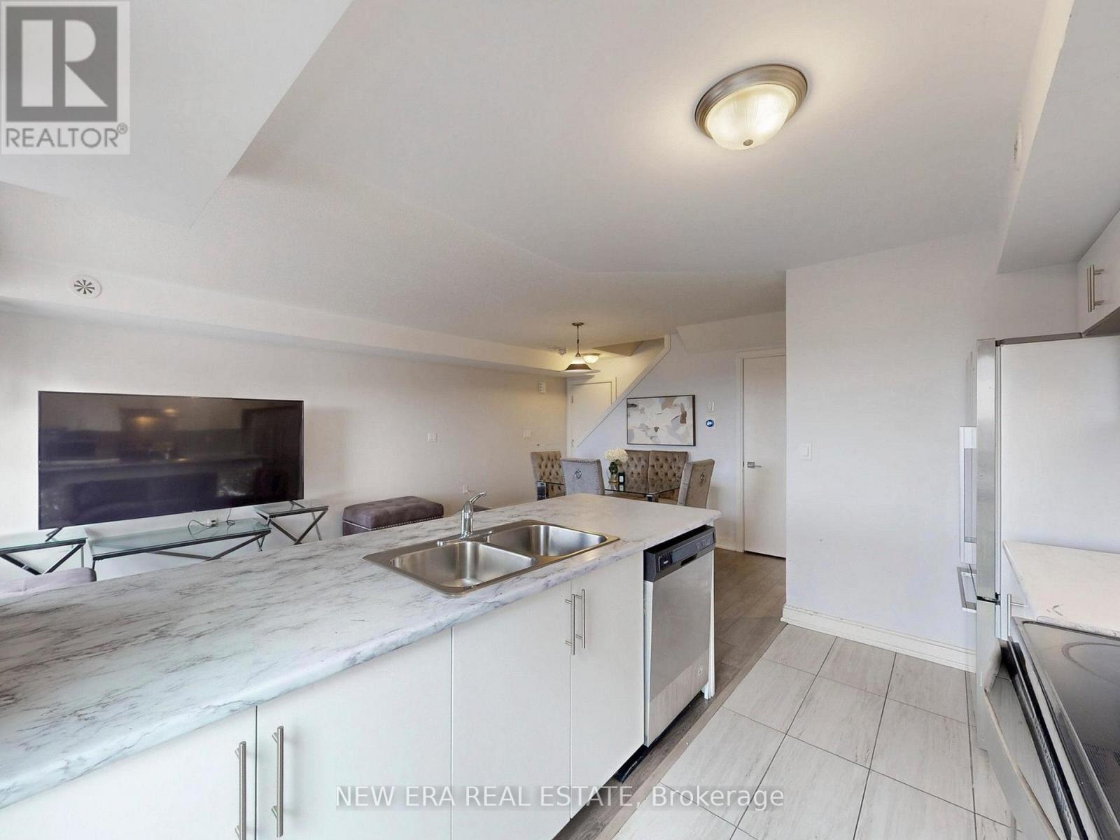 12 - 100 DUFAY ROAD